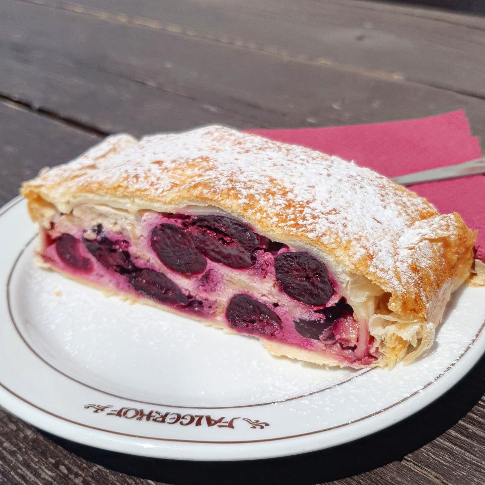 Strudel di ciliegie